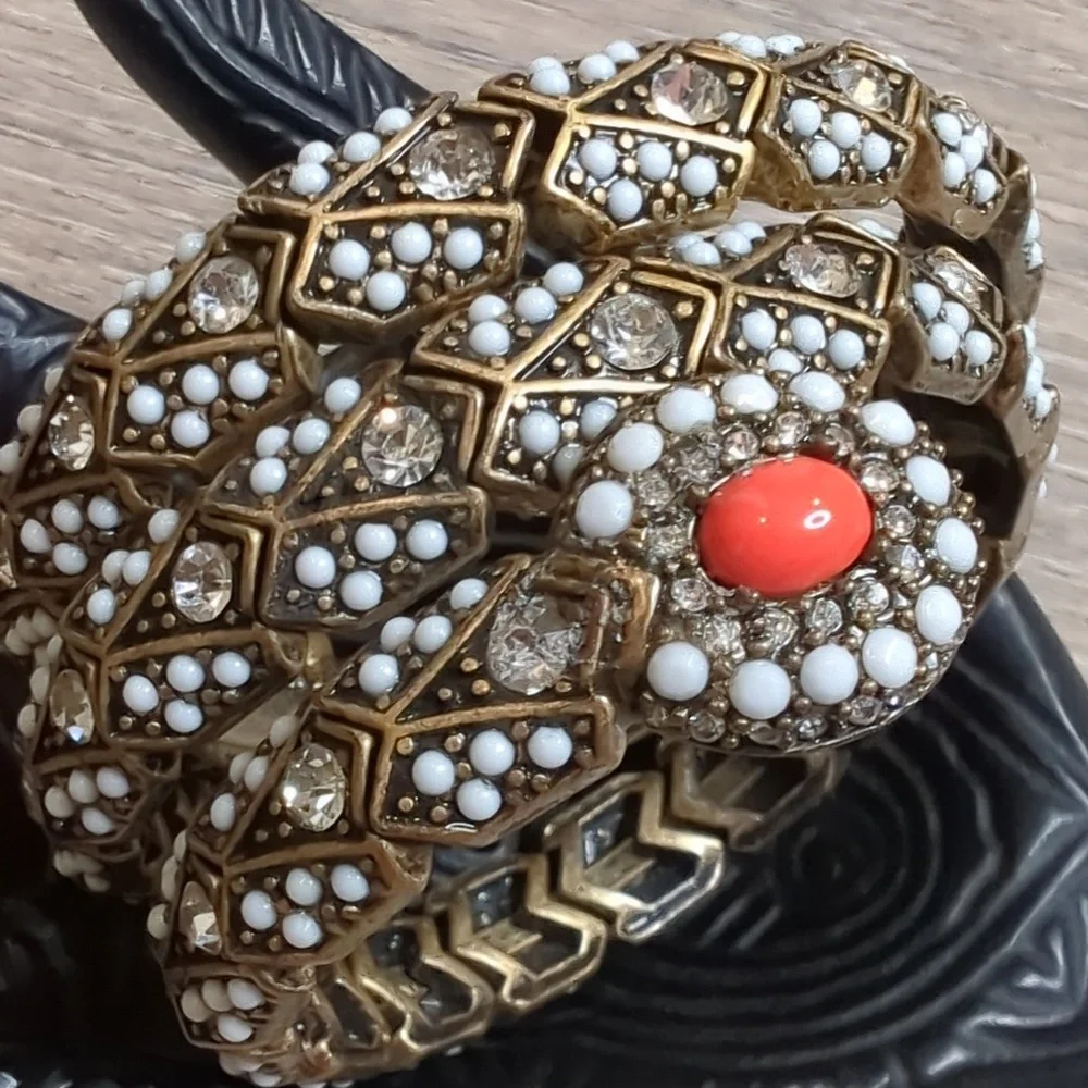 Vintage Gold and White Wrap Bracelet - Picture 4 of 11